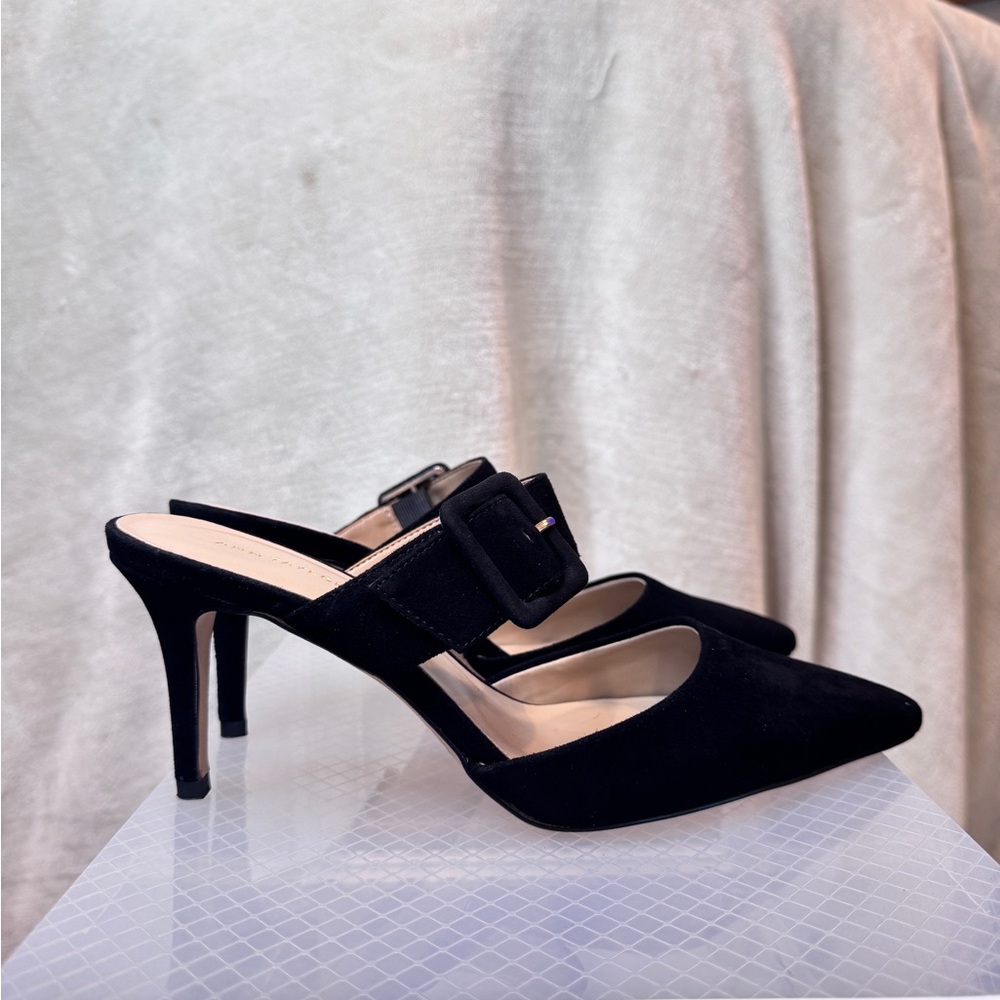Ann Taylor Black Mules with Double Strap Design - Picture 2 of 4